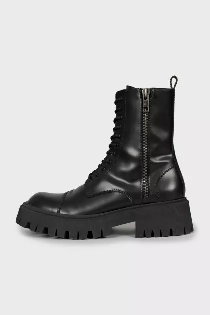 Men's boots with chunky soles