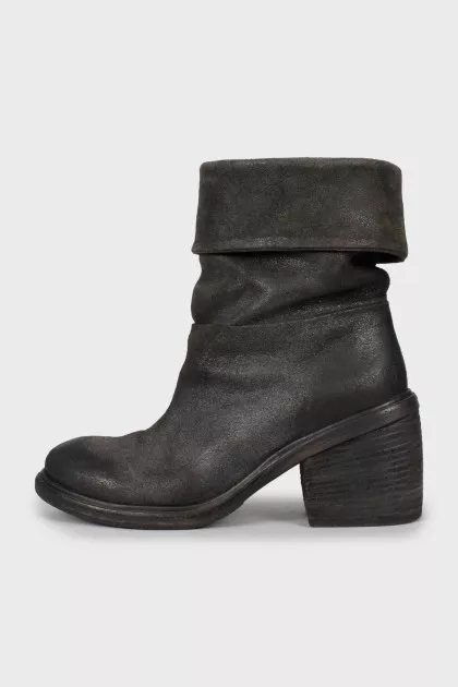 Chunky suede boots