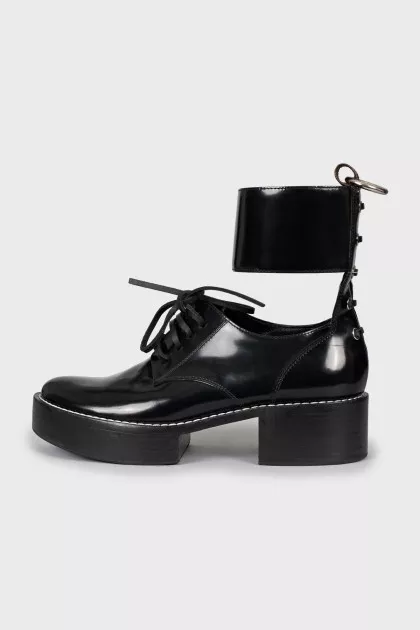 Combined lace-up boots