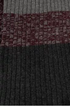 Mixed color knitted scarf