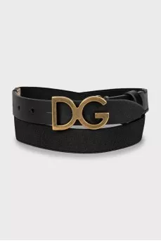 Belt with logo buckle