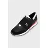 Combination sneakers with elastic closure