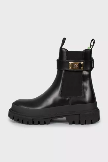 Leather boots with chunky soles