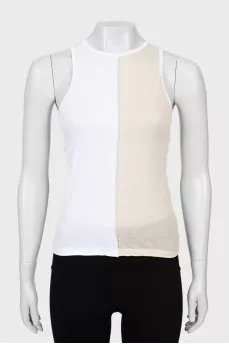 Two-tone T-shirt with seams facing out