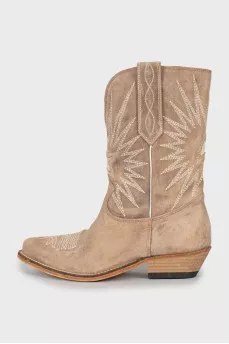 Suede Cossacks with embroidered pattern