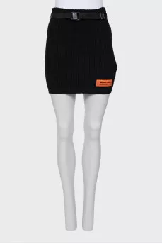 Knitted mini skirt with tag