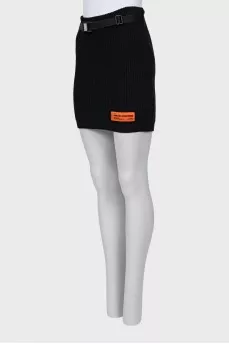 Knitted mini skirt with tag