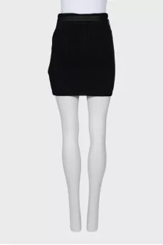 Knitted mini skirt with tag