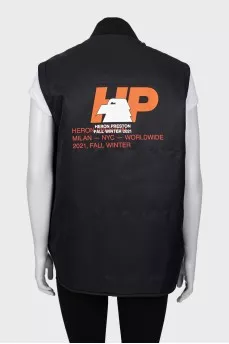 Zip vest with tag