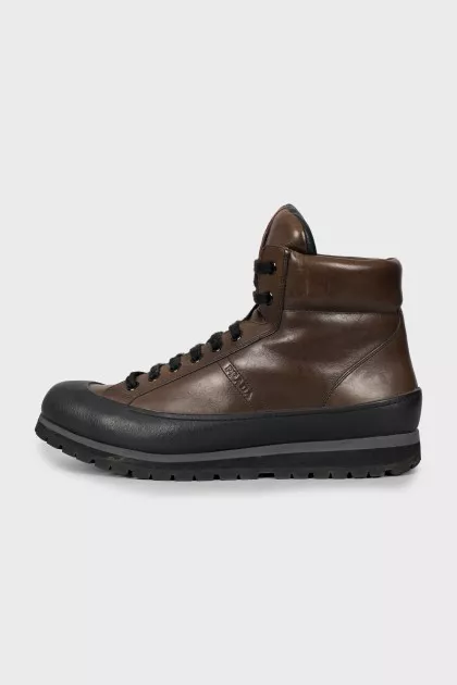 Men's leather boots with embossed logo