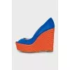 Suede woven wedge shoes