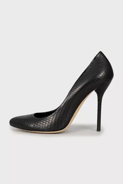 Black snakeskin shoes