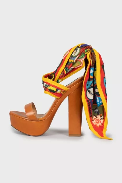 Leather sandals with scarf