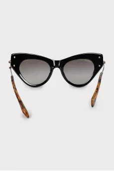 Sunglasses with decorative frames