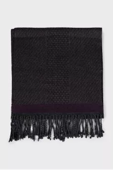 Wool scarf with fringe