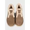 Insulated brown suede boots