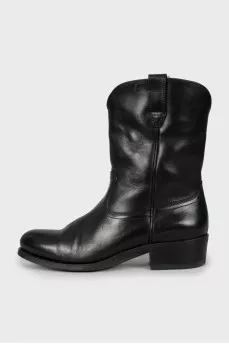 Mid heel leather boots