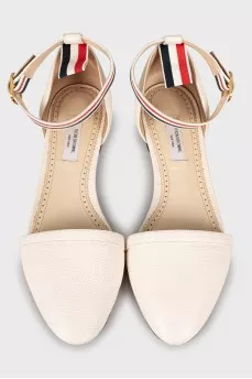 Ballerinas with embossed leather