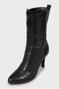 Leather ankle boots with zipper