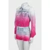 Suit with shorts in gradient print