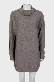 Long sweater with high neck