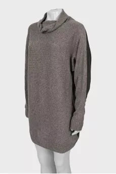 Long sweater with high neck