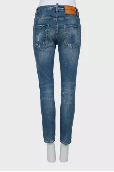 Distressed jeans with patches