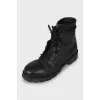 Leather boots with laces and zipper