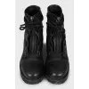 Leather boots with laces and zipper