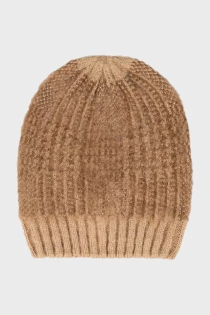 Brown knitted hat with tag