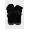 Insulated black leather boots