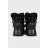 Insulated black leather boots