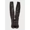 Leather boots decorated with buckle