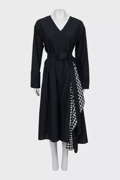 Wrap dress with V-neck