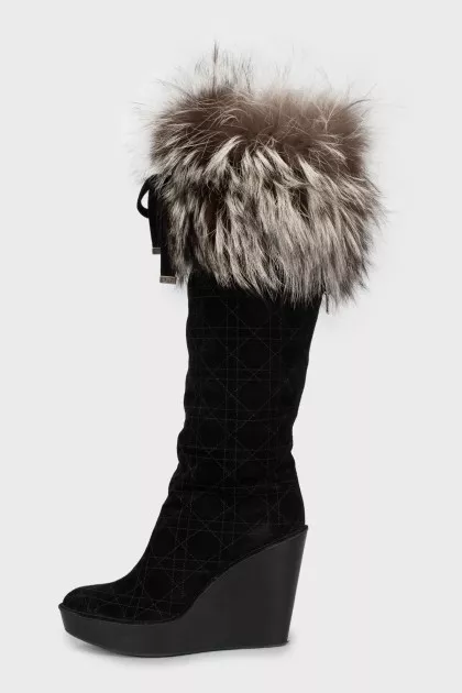 Suede black wedge boots