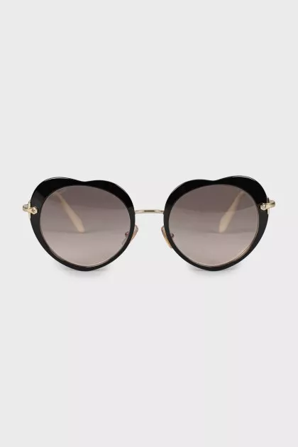 Gradient heart shaped sunglasses