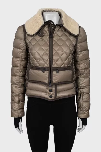 Cropped jacket with fur collar