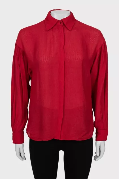 Red shirt with draped sleeves