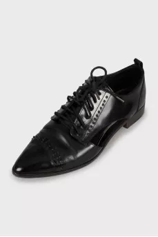 Leather brogues with pointed toe