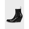 Leather ankle boots with pointed toe