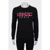 Black sweatshirt with signature print