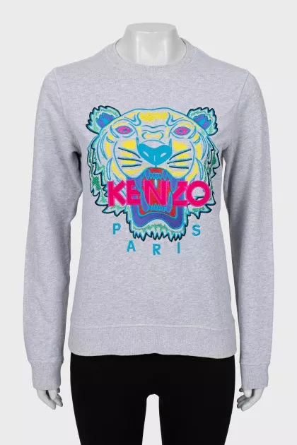 Gray sweatshirt with signature print