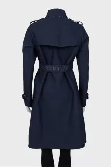 Dark blue cloak at the waist