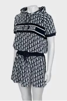 Signature print dress with tie
