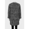 Straight-cut coat without collar
