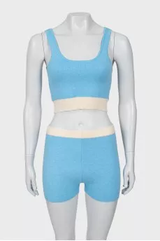Knitted suit with shorts