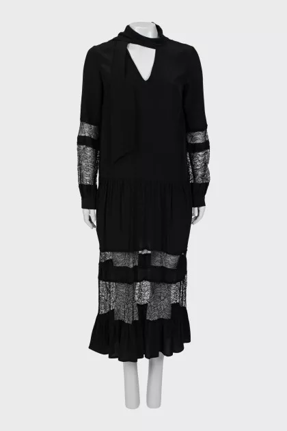 Maxi dress with tie and lace