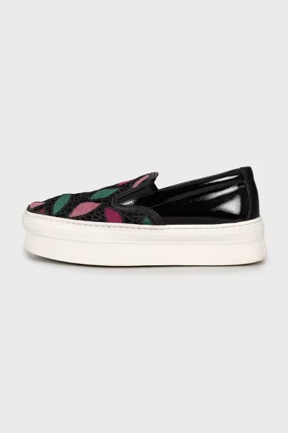 Leather slip-ons with embroidery