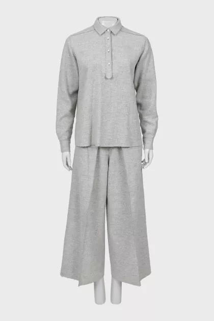 Gray suit with trousers