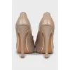 Leather shoes with decor
